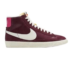 Women Nike Blazer Mid Suede Vintage Villain Red Sail Pink Pow  518171 611 Size 9